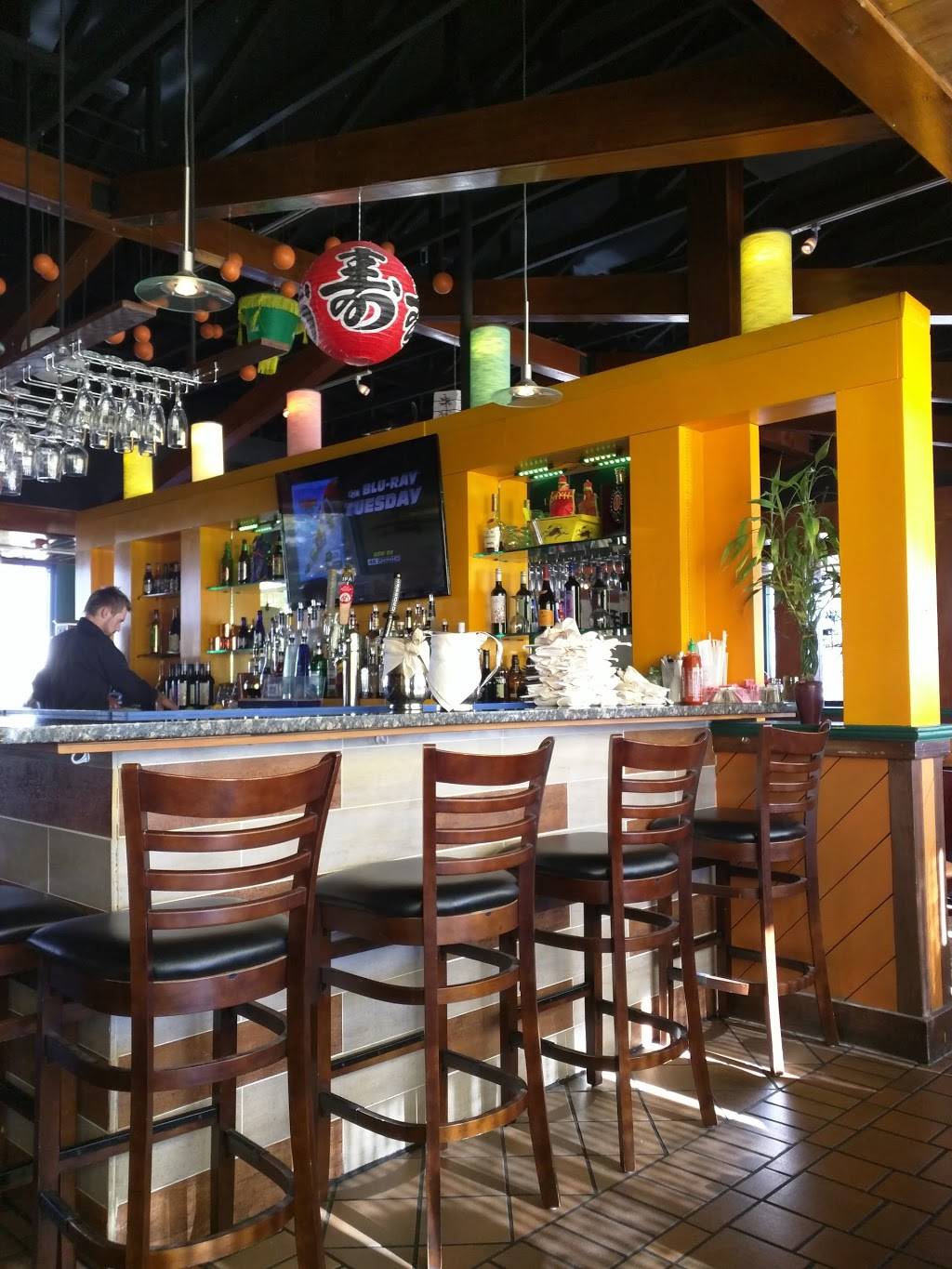 Kazoku Sushi | restaurant | 10665 W Colfax Ave, Lakewood, CO 80215, USA | 3032381199 OR +1 303-238-1199