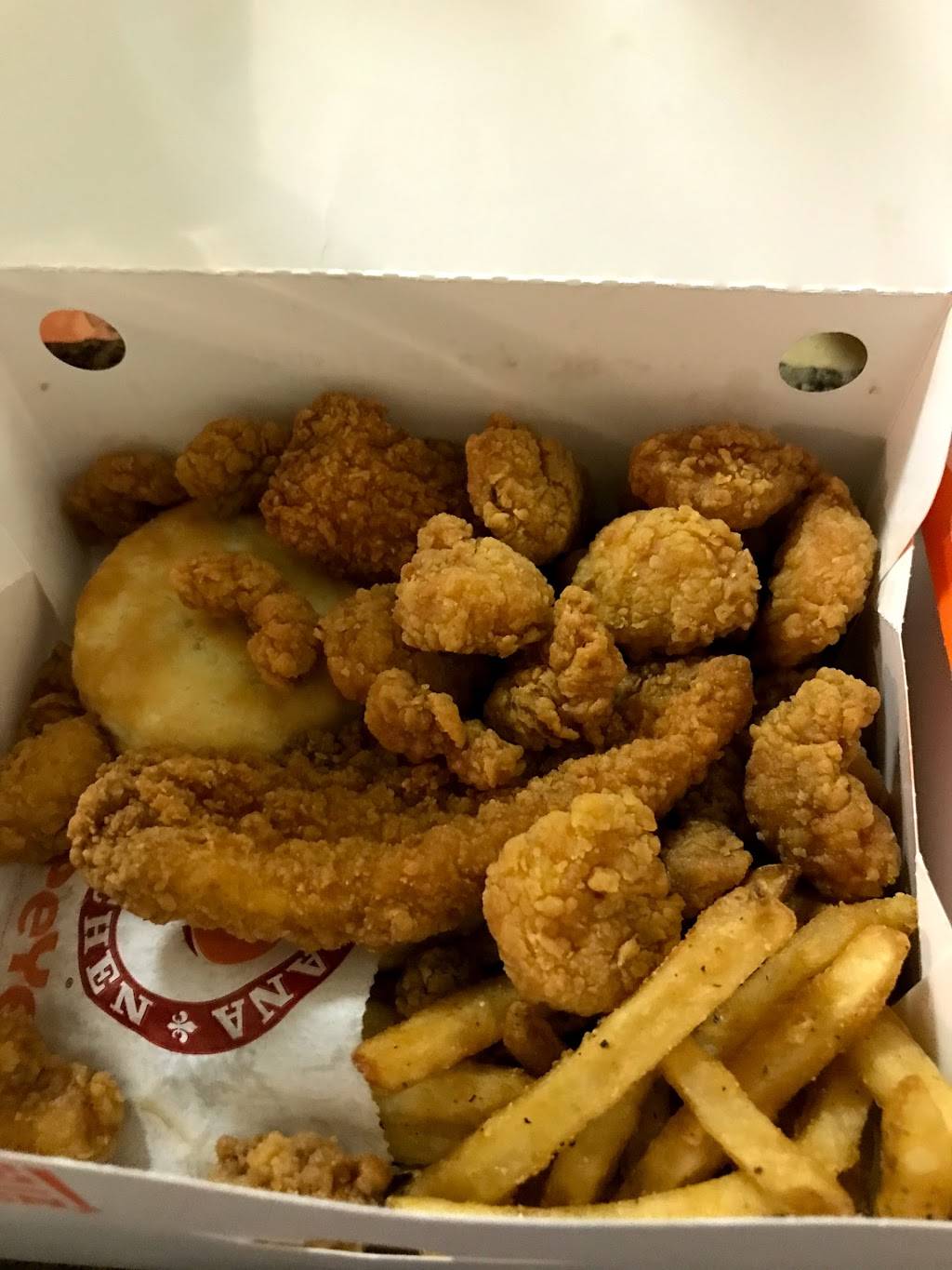 Popeyes Louisiana Kitchen | restaurant | 164-17 Union Tpke, Flushing, NY 11366, USA | 7189693423 OR +1 718-969-3423