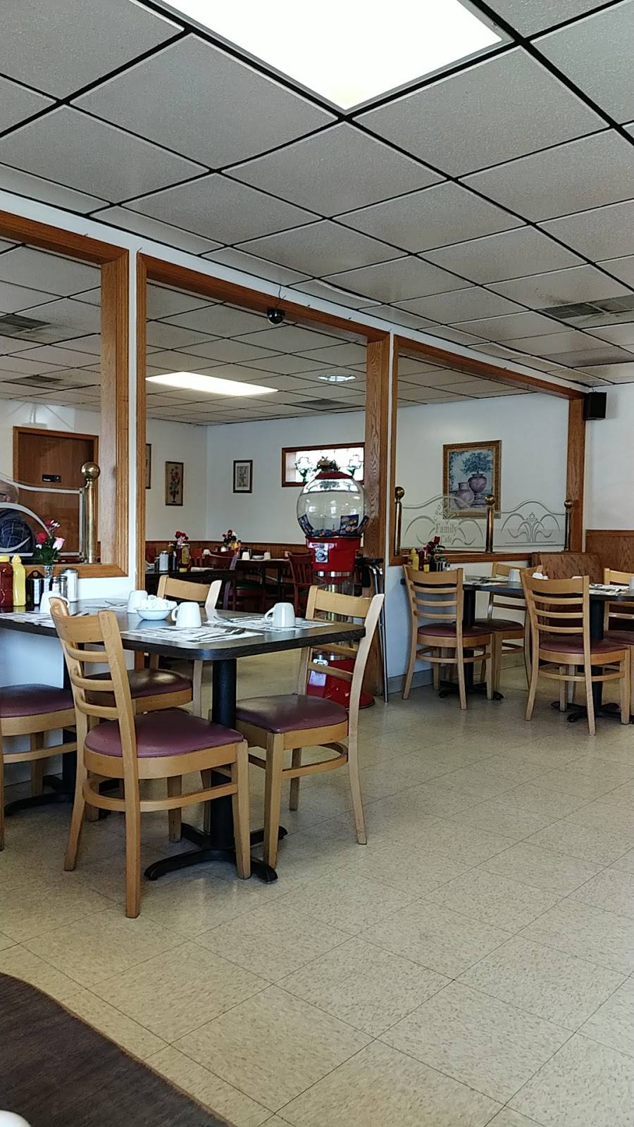 Crown Point Cafe Inc | cafe | 620 E North St, Crown Point, IN 46307, USA | 2196638360 OR +1 219-663-8360