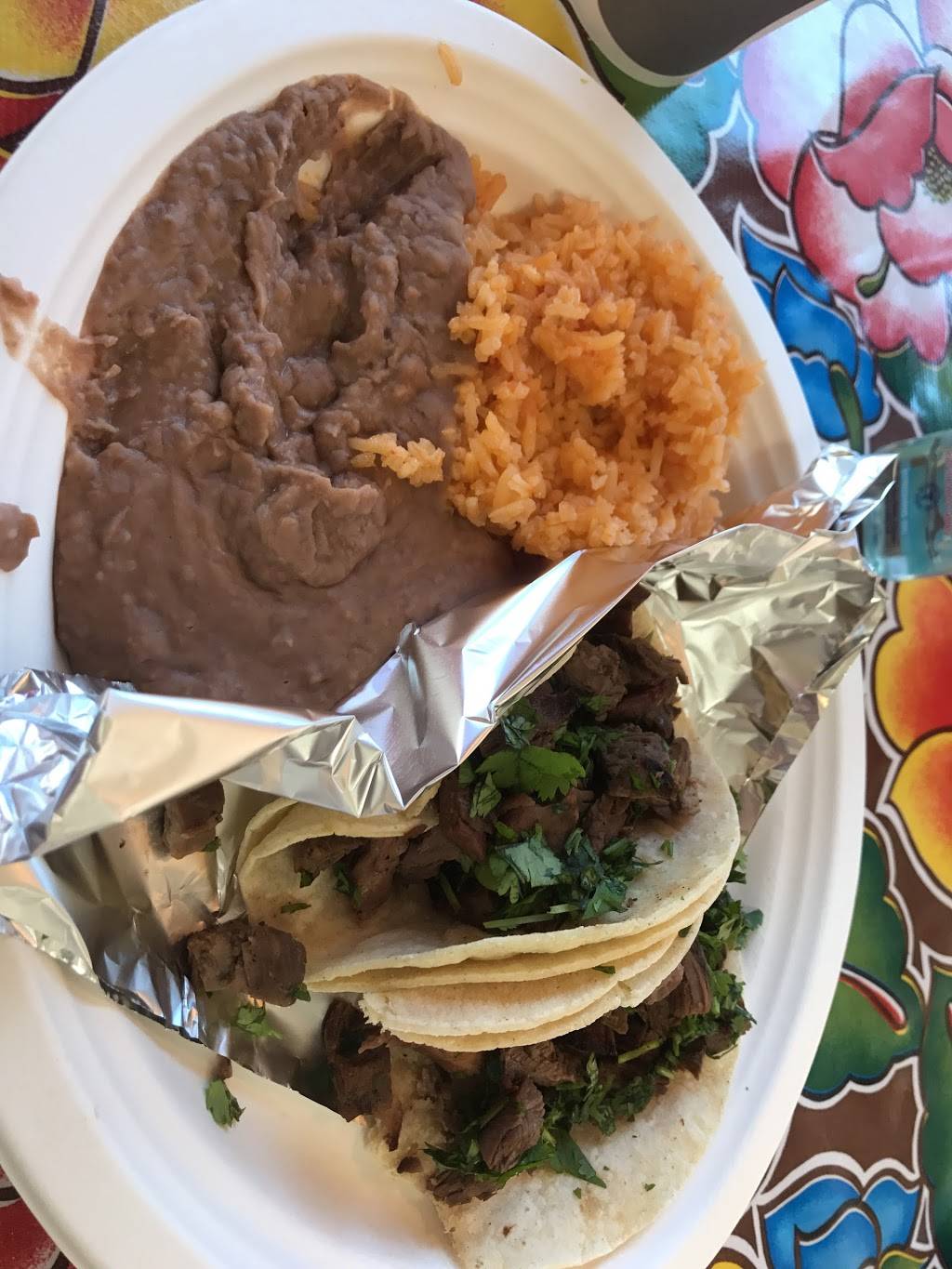 Santiagos Taco Shop | restaurant | 27226 CA-189 #2028, Blue Jay, CA 92317, USA | 9093426446 OR +1 909-342-6446