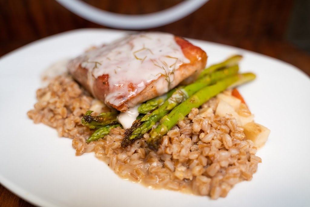 table | restaurant | 575 Cameron Way suite B, North Liberty, IA 52317, USA | 3196652777 OR +1 319-665-2777