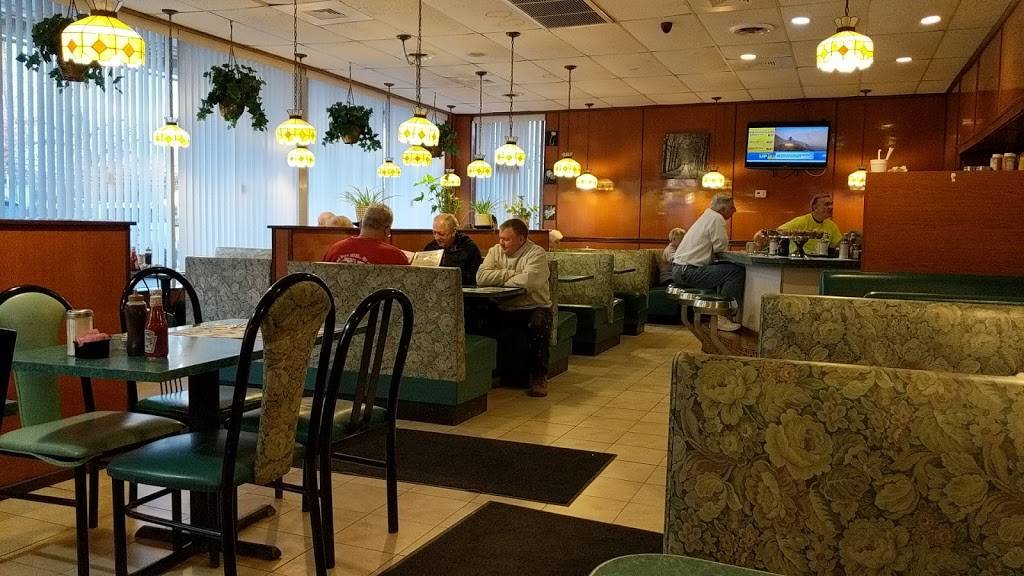 Town & Country Restaurant | restaurant | 660 Rte 37 W, Toms River, NJ 08755, USA | 7325693910 OR +1 732-569-3910