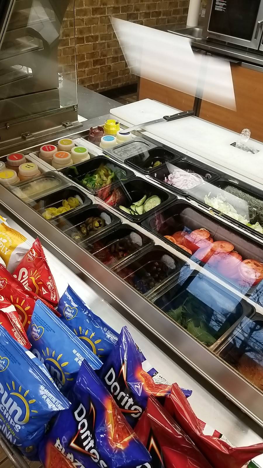 Subway Restaurants | restaurant | 679 Franklin Ave, Franklin Square, NY 11010, USA | 5168255191 OR +1 516-825-5191