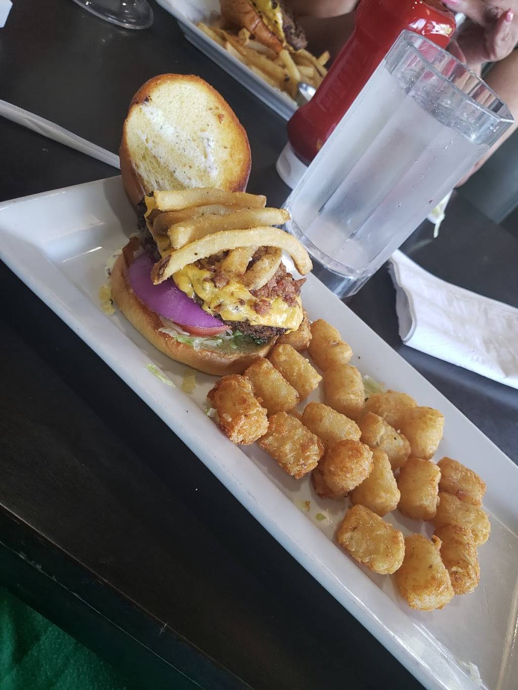 Ruby Tuesday | restaurant | 1653 Sycamore View Rd, Memphis, TN 38134, USA | 9013829280 OR +1 901-382-9280