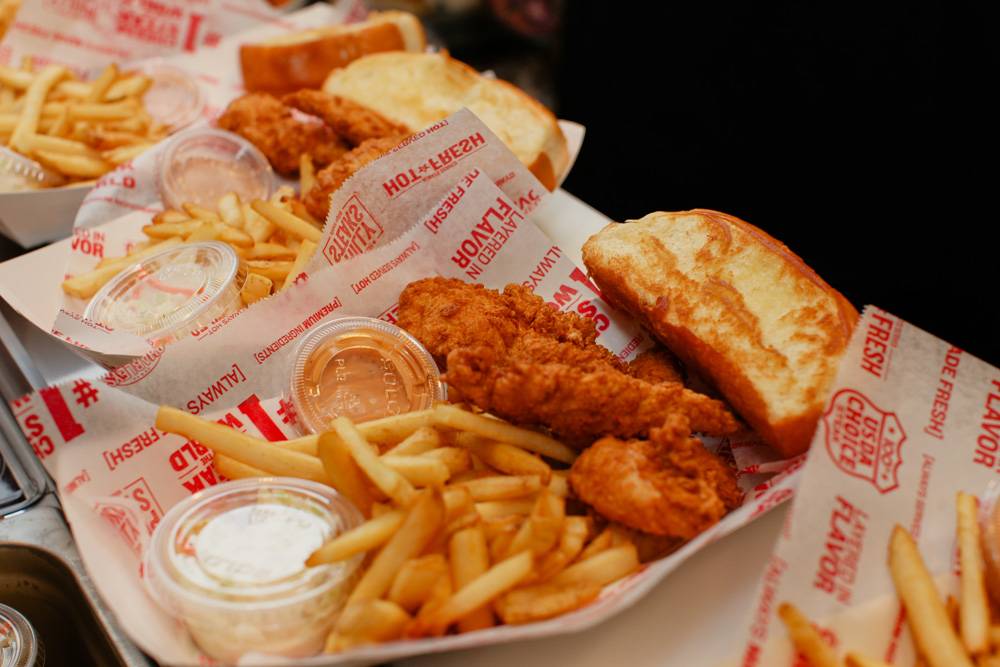 Charleys Philly Steaks | restaurant | 5033 N High St, Columbus, OH 43214, United States | 6143969299 OR +1 614-396-9299