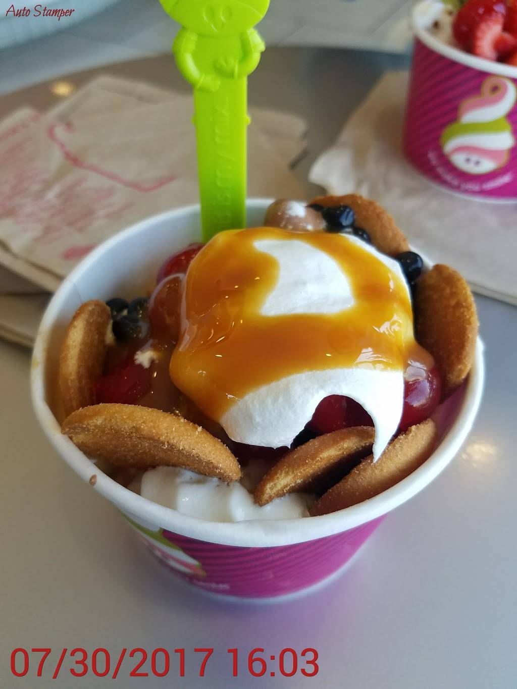 Menchies Frozen Yogurt | bakery | 3090 W Shaw Ave Ste 102, Fresno, CA 93711, USA | 5597955888 OR +1 559-795-5888
