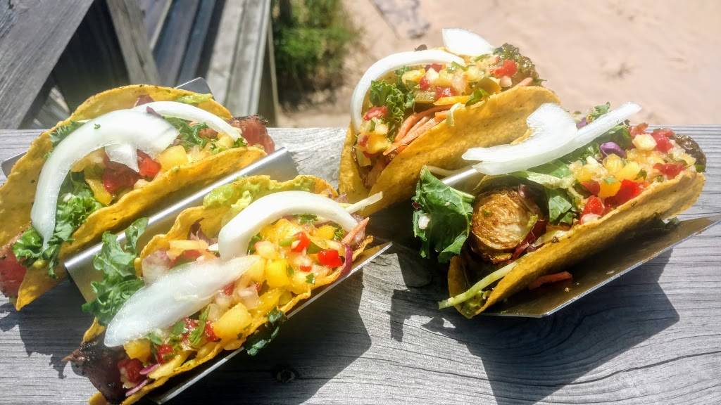 The Deck | restaurant | 1601 Beach St, Muskegon, MI 49441, USA | 2317555022 OR +1 231-755-5022