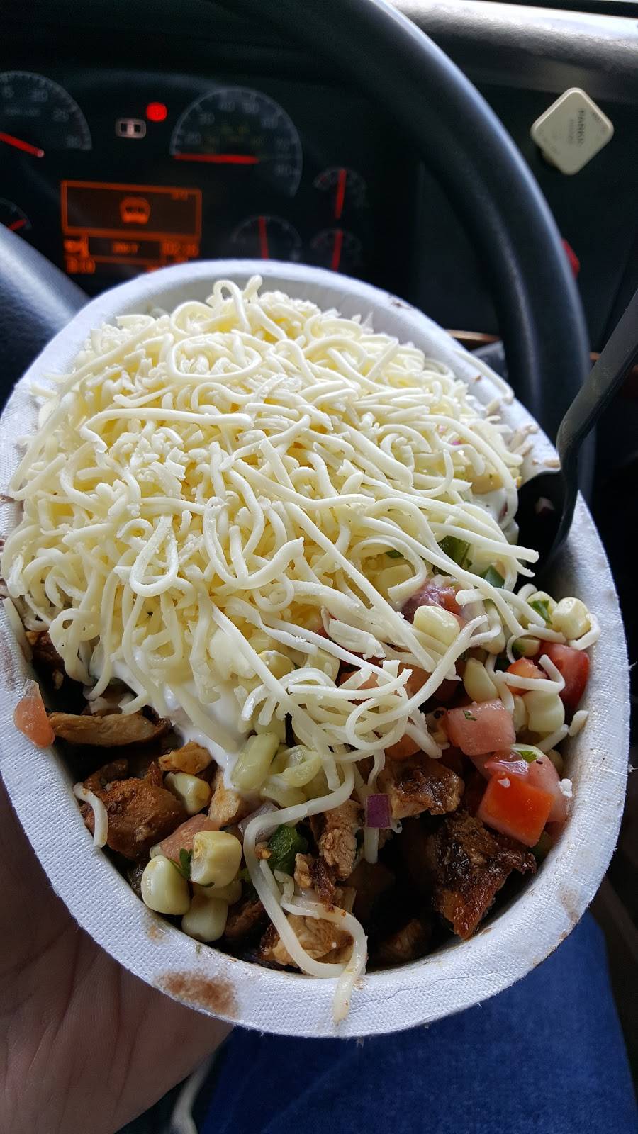 Chipotle Mexican Grill | restaurant | 926 S Willow St, Manchester, NH 03103, USA | 6036242084 OR +1 603-624-2084