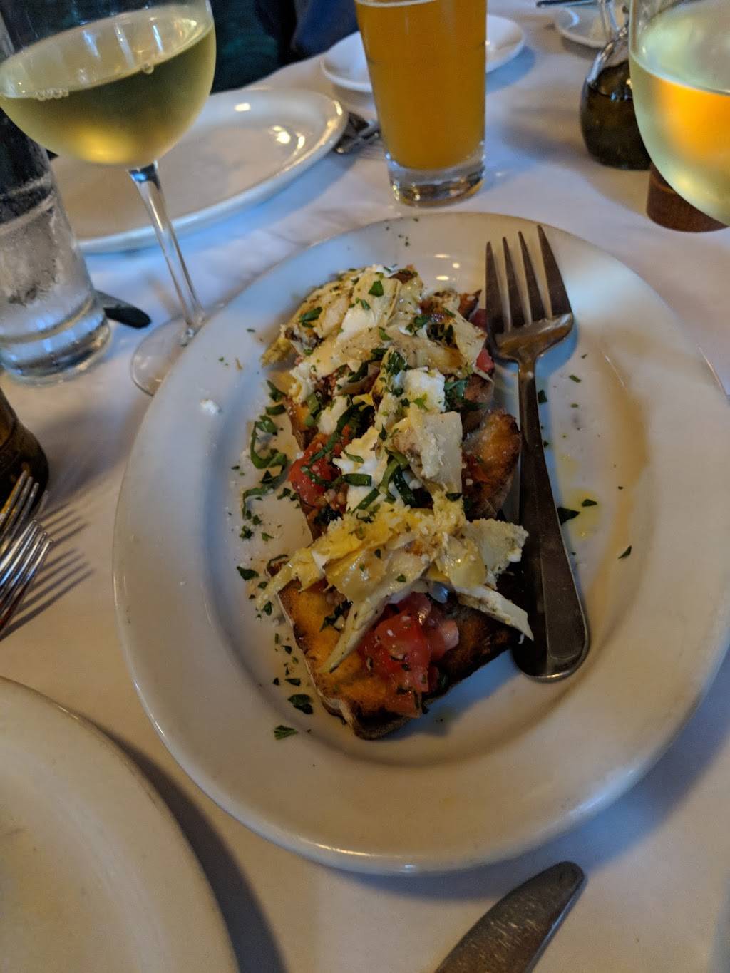 Disotto Enoteca | restaurant | 200 E Chestnut St, Chicago, IL 60611, USA | 3124828727 OR +1 312-482-8727