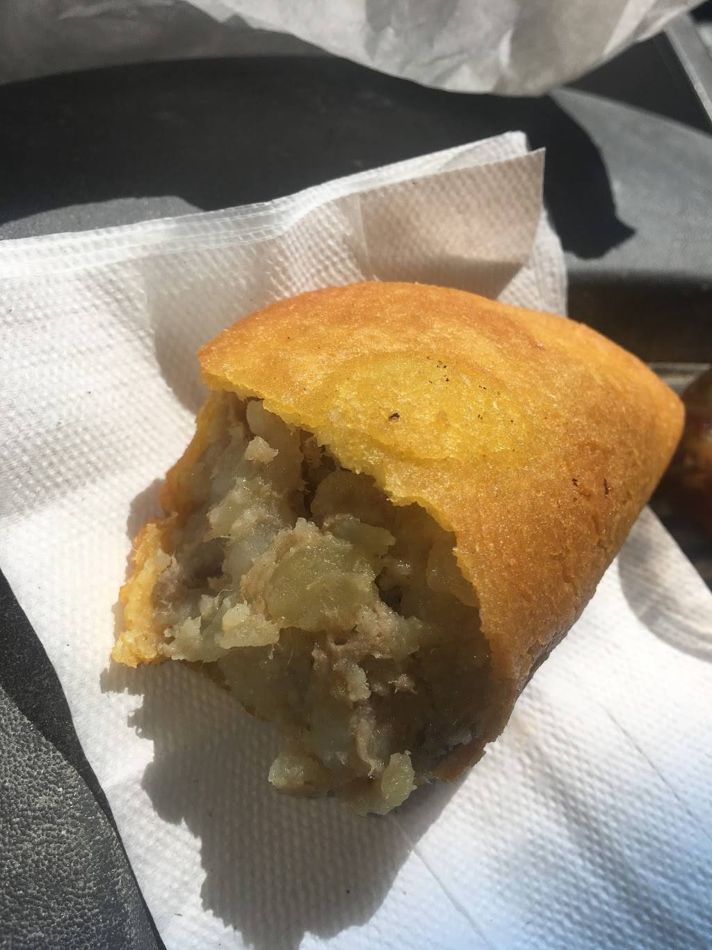 Santa Anas Colombian Bakery & Sandwich Shop | bakery | 8206 W Waters Ave #108, Town N Country, FL 33615, USA | 8134022205 OR +1 813-402-2205