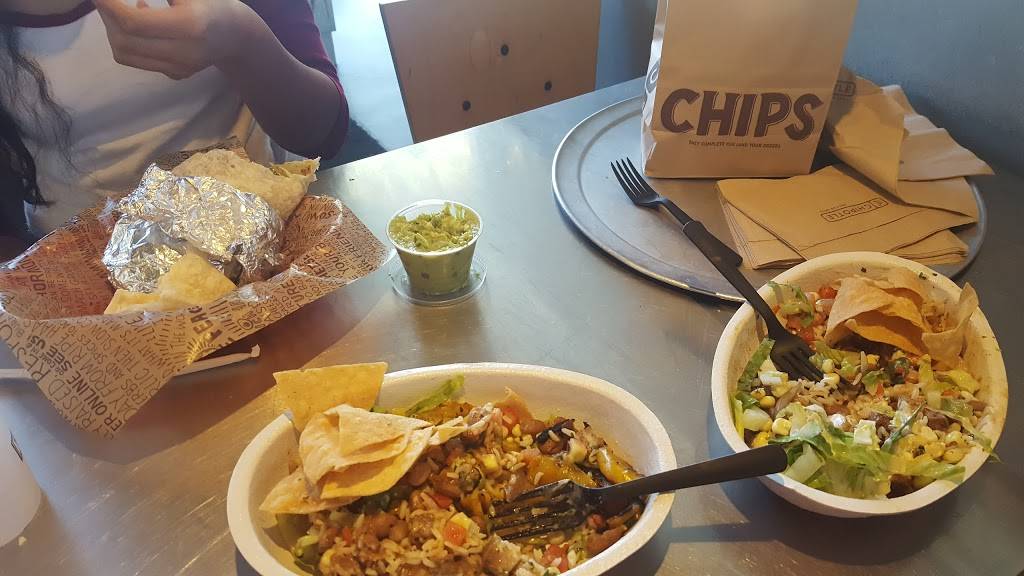 Chipotle Mexican Grill | restaurant | 369 S Winchester Blvd, San Jose, CA 95128, USA | 4082132935 OR +1 408-213-2935