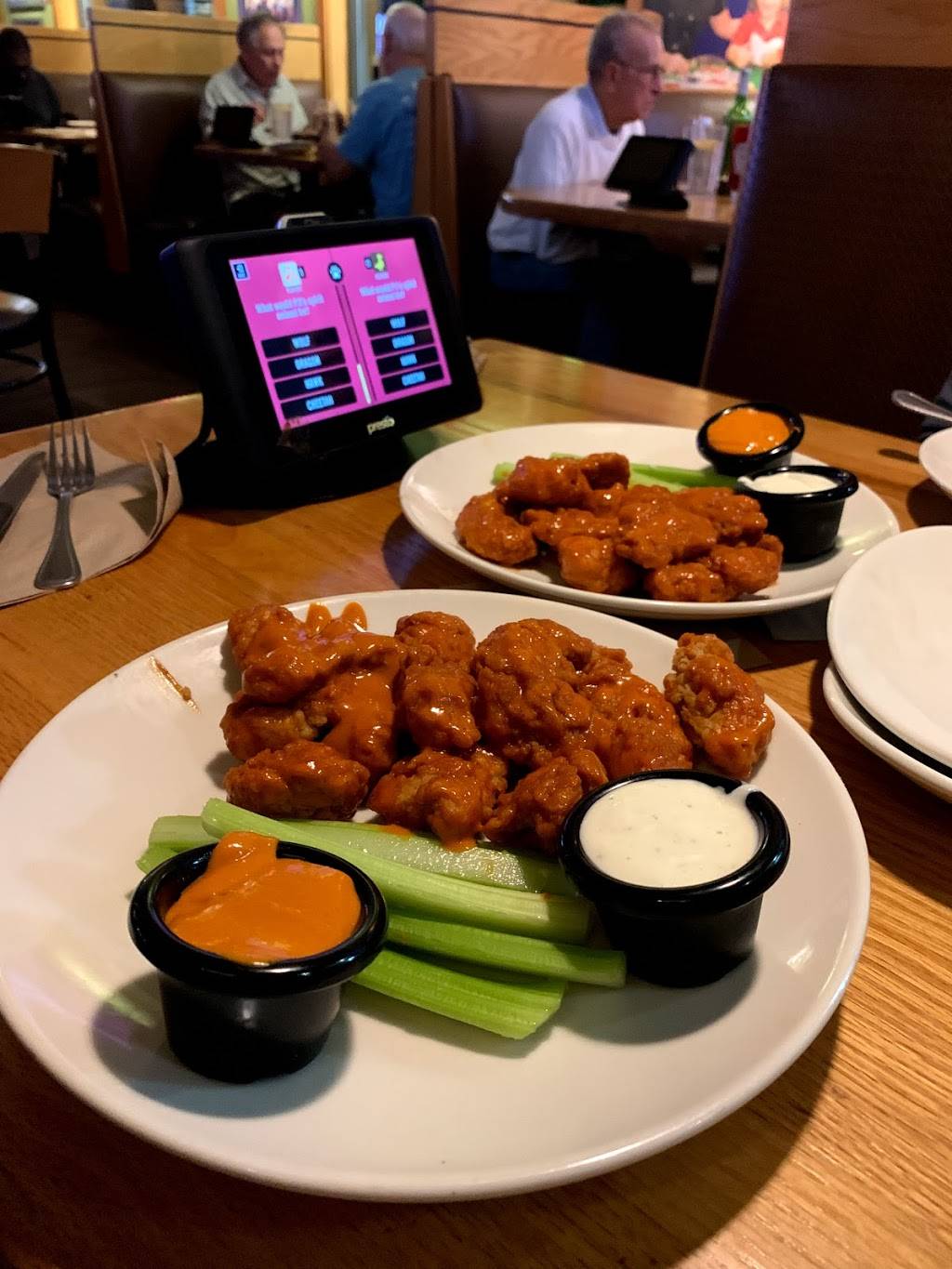 Applebees Grill + Bar | restaurant | 15058 Jog Rd, Delray Beach, FL 33446, USA | 5618658757 OR +1 561-865-8757