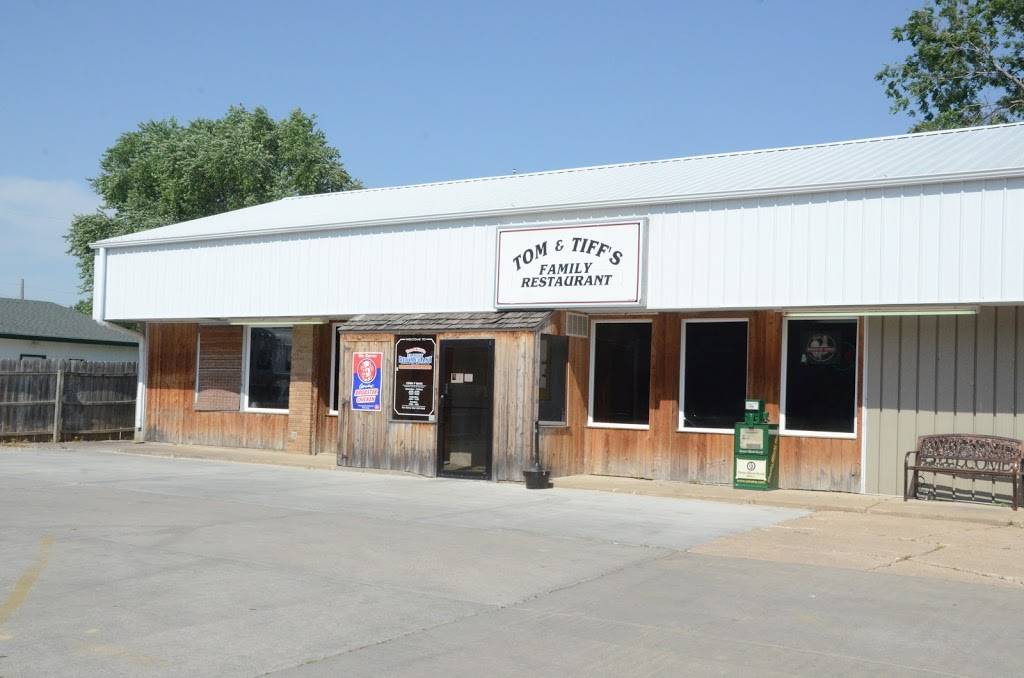 Tom & Tiffs | restaurant | 607 S Hazel St, Glenwood, IA 51534, USA | 7125274168 OR +1 712-527-4168