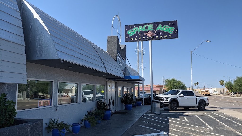 Space Age Restaurant | restaurant | 401 E Pima St, Gila Bend, AZ 85337, USA | 9286832761 OR +1 928-683-2761