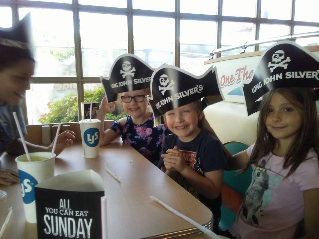 Long John Silvers | restaurant | 1919 N Highland Ave, Jackson, TN 38305, USA | 7314223210 OR +1 731-422-3210
