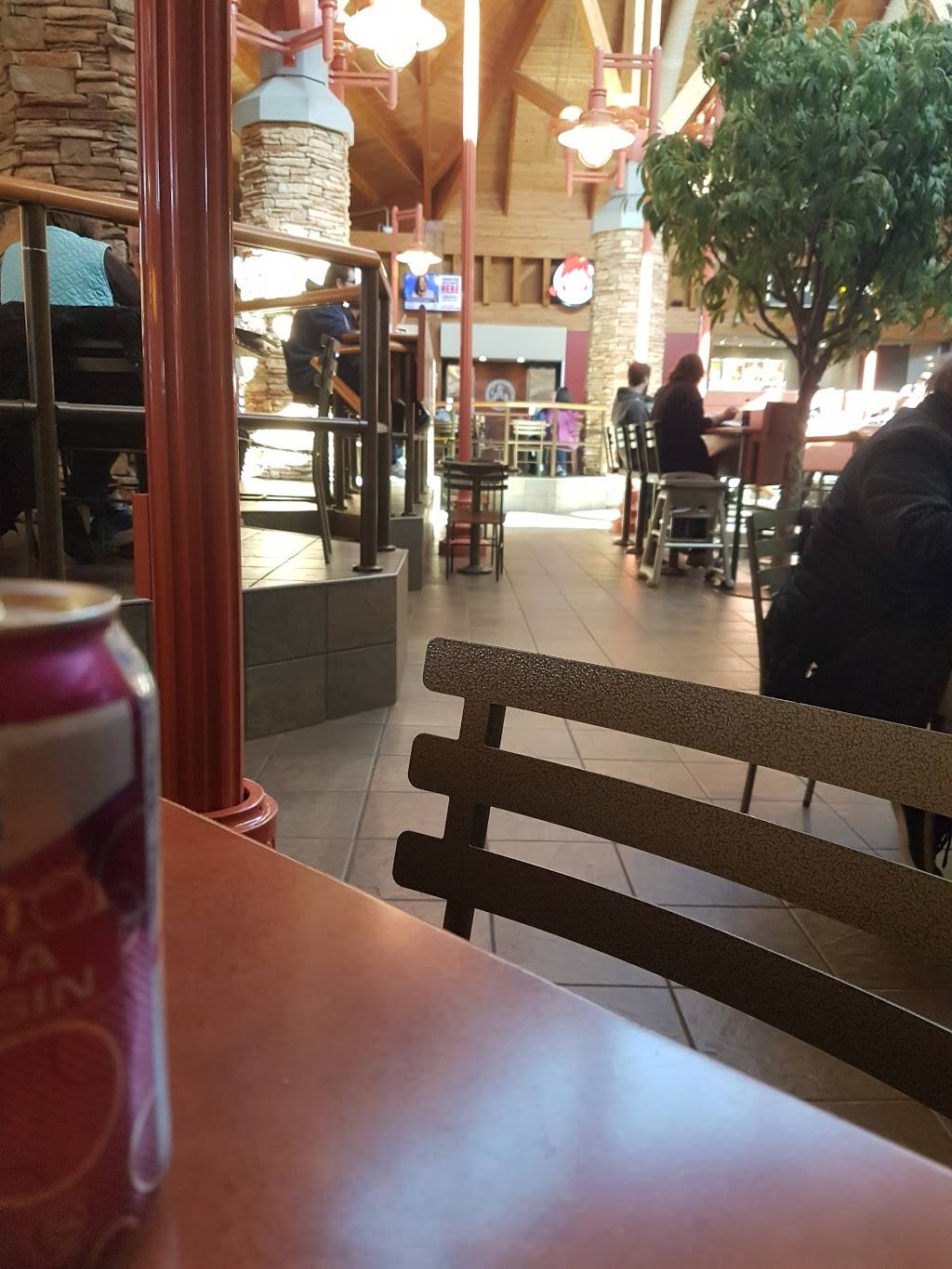 Montfort | restaurant | 424 S Service Rd, Grimsby, ON L3M 4E8, Canada | 9059454865 OR +1 905-945-4865