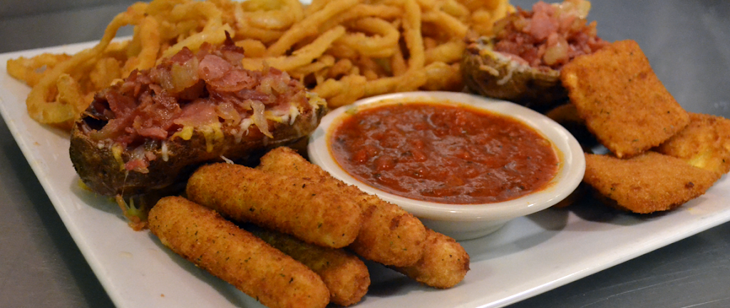 Coupes Bar & Grill | restaurant | 101 S Viking Vie, Lee, IL 60530, USA | 8158248405 OR +1 815-824-8405