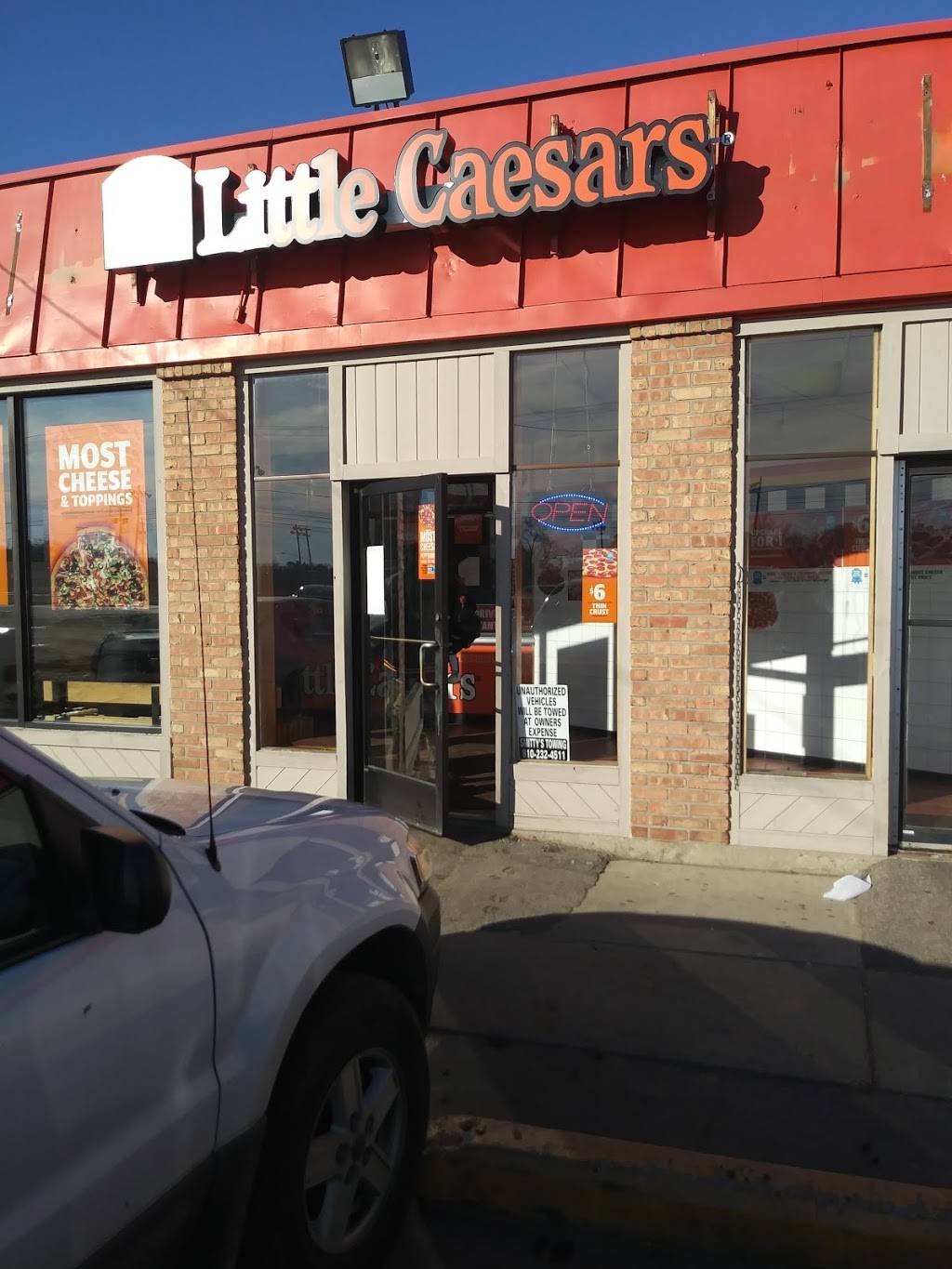 Little Caesars Pizza | meal takeaway | 2214 W Pierson Rd, Flint, MI 48504, USA | 8107857846 OR +1 810-785-7846