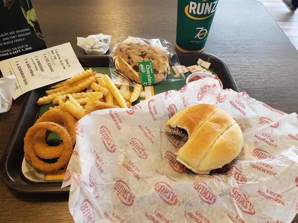 Runza Restaurant | restaurant | 3910 N 203rd St, Elkhorn, NE 68022, USA | 4025021237 OR +1 402-502-1237