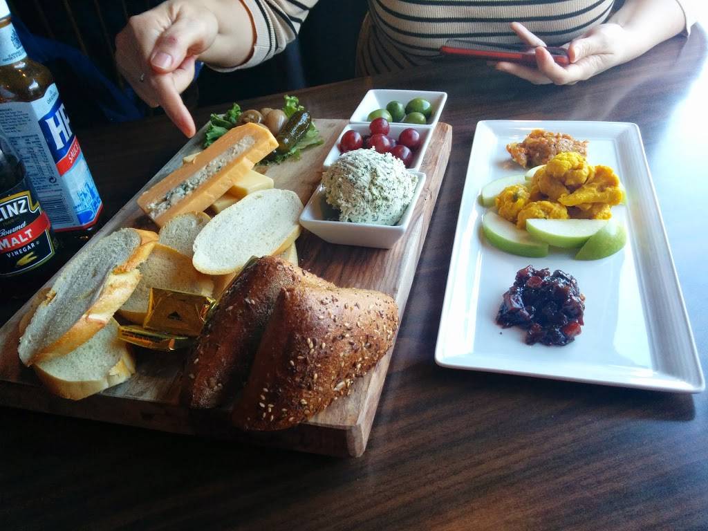 British Beer Company | restaurant | 2 103 Hanover St, Portwalk Pl, Portsmouth, NH 03801, USA | 6035010515 OR +1 603-501-0515