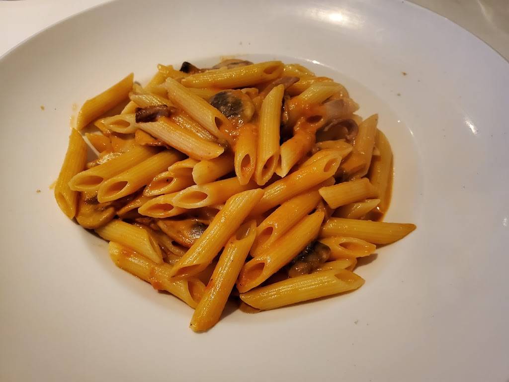 Sapori Di Napoli | restaurant | 1465 Rue Dudemaine, Montréal, QC H3M 1P9, Canada | 5143351465 OR +1 514-335-1465