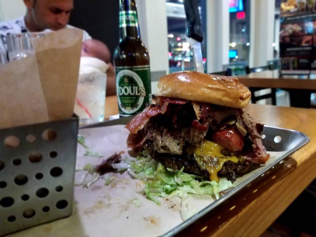 Chilis Grill & Bar | meal takeaway | 5430 E Bay Dr, Clearwater, FL 33764, USA | 7275398596 OR +1 727-539-8596