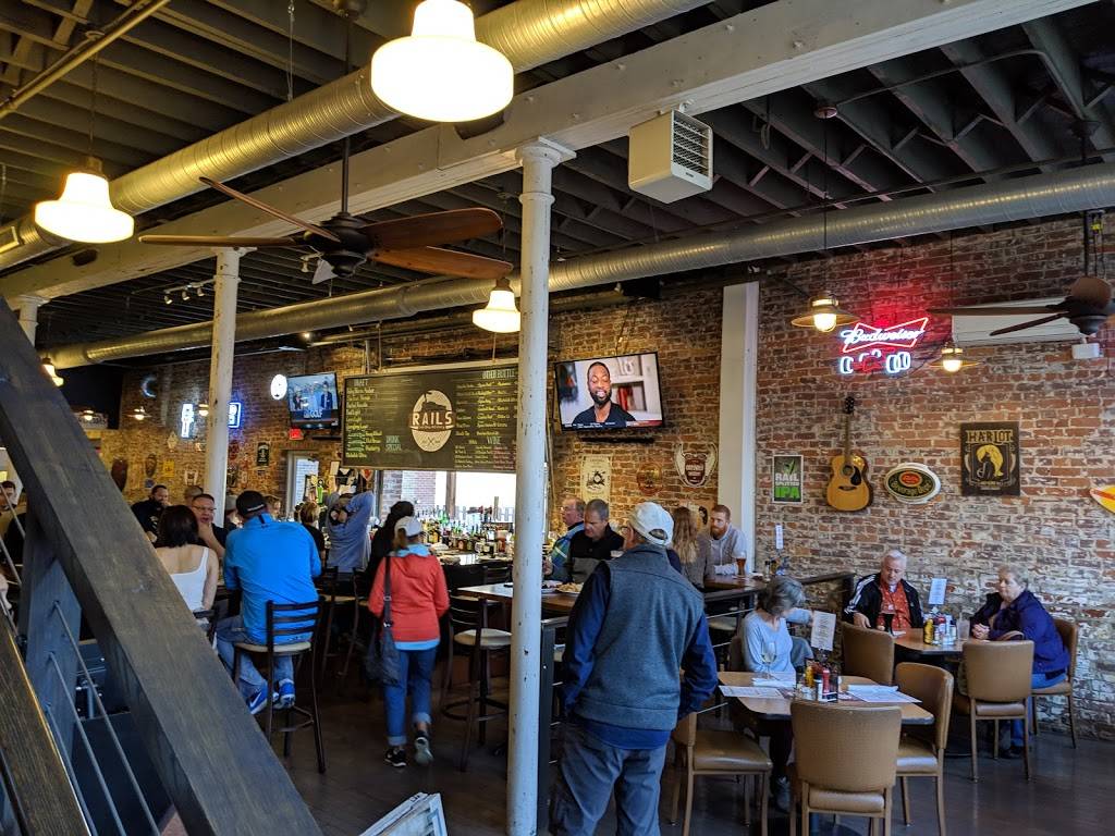 Rails Craft Brew & Eatery | restaurant | 114 St Louis Ave, Seymour, IN 47274, USA | 8122711191 OR +1 812-271-1191