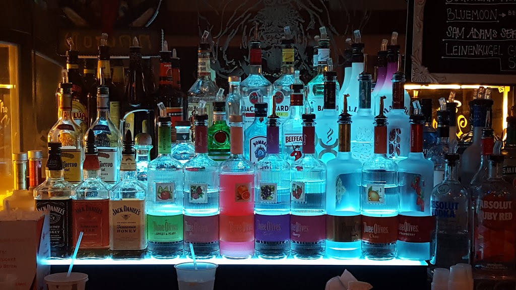 Wellington Pub | restaurant | 1541 Hertel Ave, Buffalo, NY 14216, USA | 7168339899 OR +1 716-833-9899