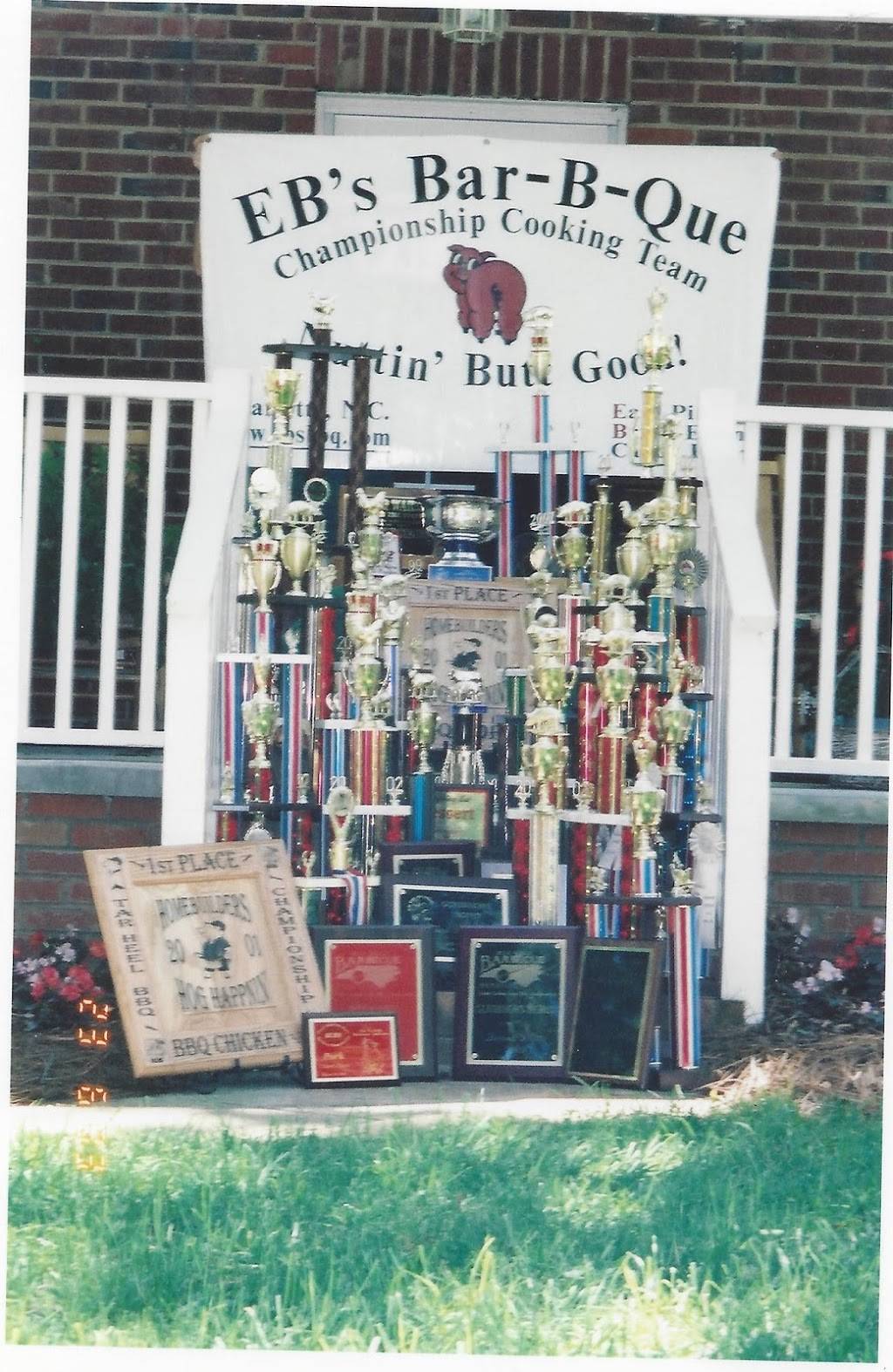 EBs Bar-B-Que | restaurant | 2516 Laburnum Ave, Charlotte, NC 28205, USA | 7043331408 OR +1 704-333-1408