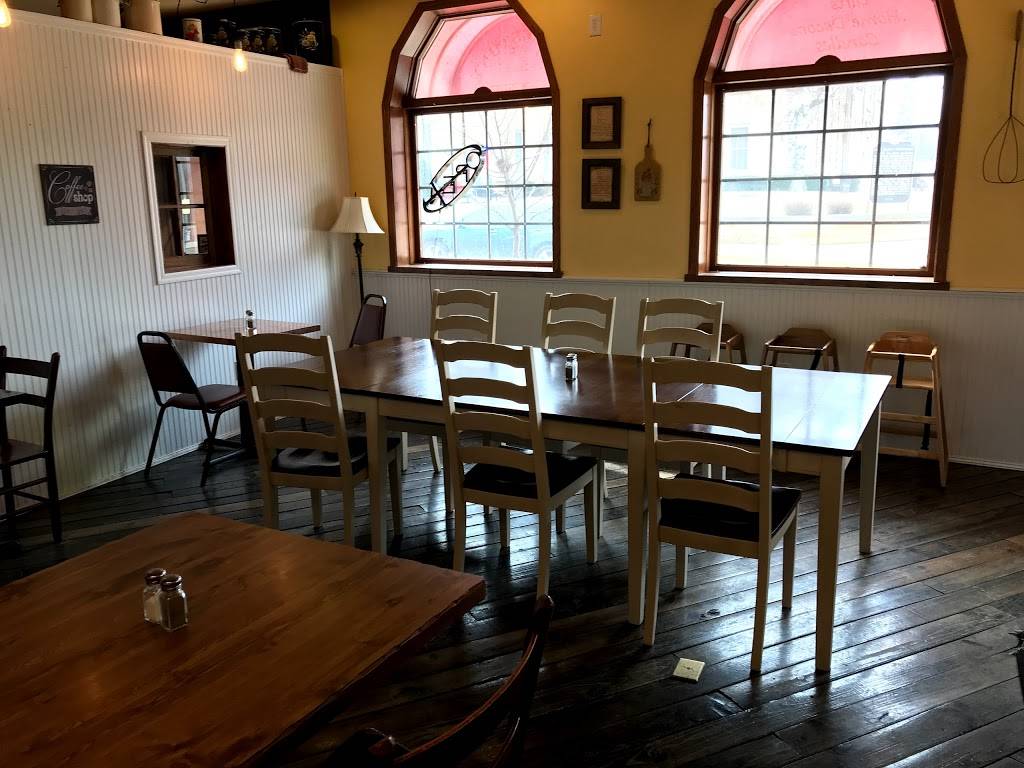 Cobblestone Coffee House | cafe | 239 N Iowa St, Dodgeville, WI 53533, USA | 6089302070 OR +1 608-930-2070