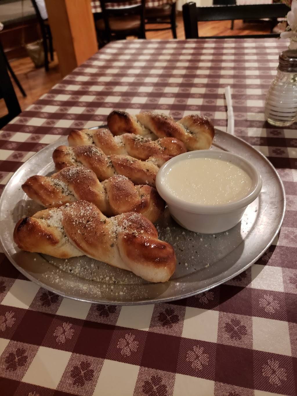 Demarcos Italian Restaurant | restaurant | 10240 Old 22, Kutztown, PA 19530, USA | 6102852278 OR +1 610-285-2278