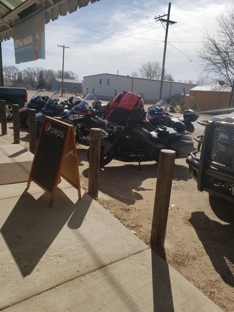 Reas Diner at Dillards | restaurant | 24851 1st St, Galeton, CO 80622, USA | 9704545693 OR +1 970-454-5693