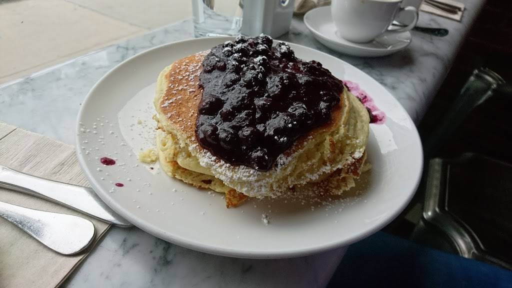 Friedmans | restaurant | 450 10th Ave, New York, NY 10018, USA | 2122681100 OR +1 212-268-1100