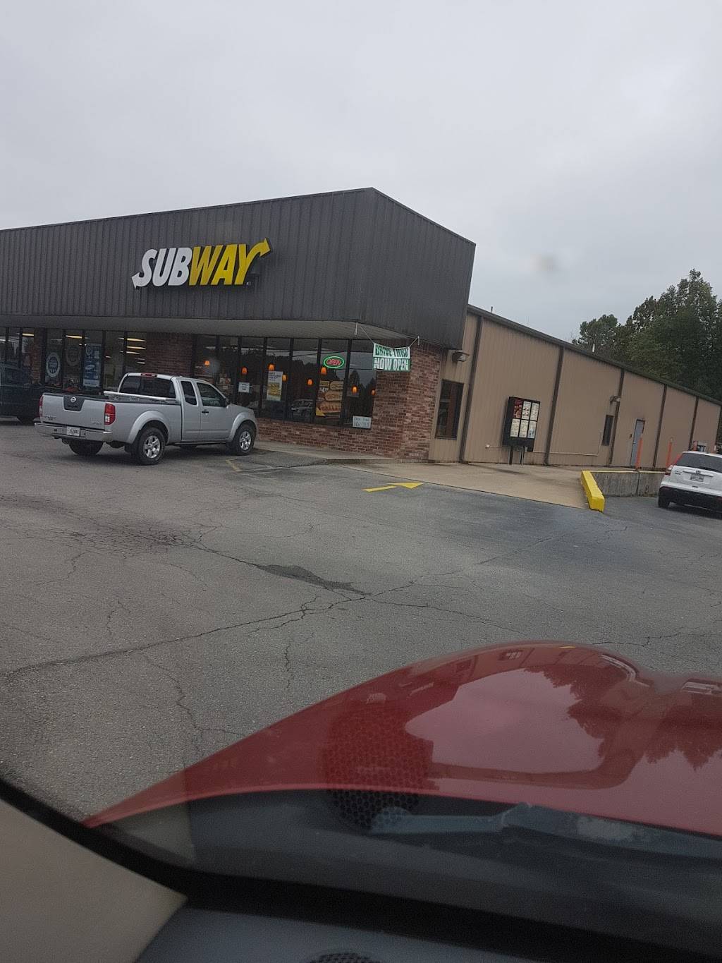Subway | restaurant | 1060 Mineral Wells Ave, Paris, TN 38242, USA | 7316423210 OR +1 731-642-3210
