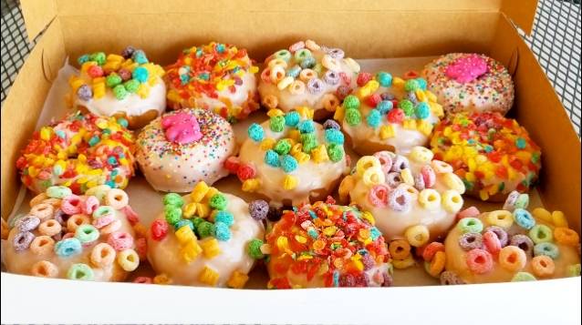 Donut Parlor | bakery | 1245 W Elliot Rd #103, Tempe, AZ 85284, USA | 4805701900 OR +1 480-570-1900