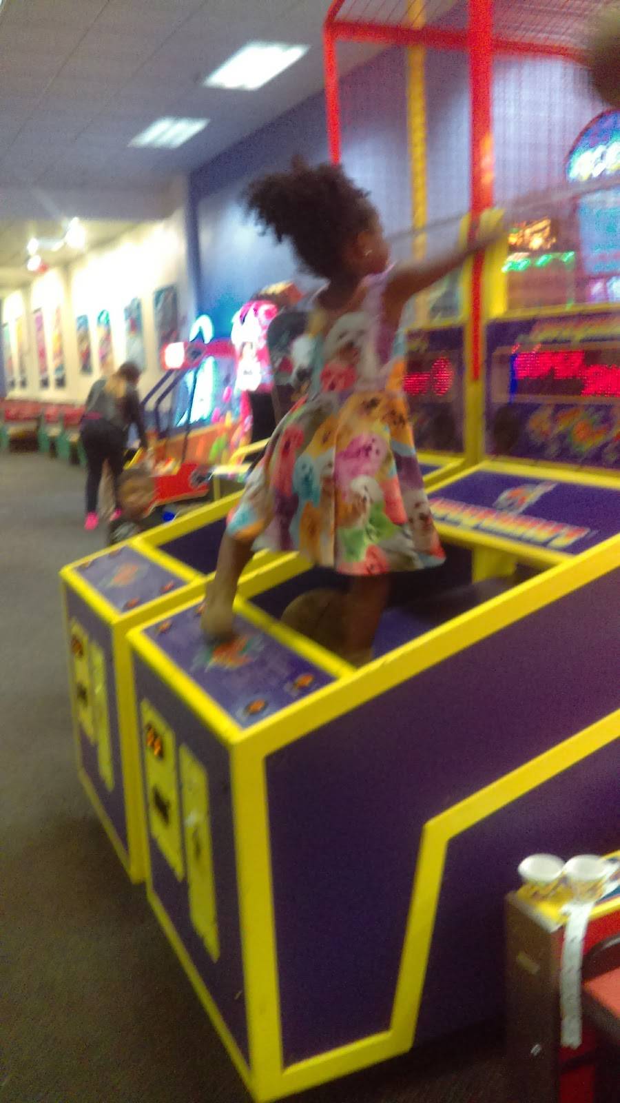 Chuck E. Cheeses | restaurant | 2990 S 108th St, West Allis, WI 53227, USA | 4145463600 OR +1 414-546-3600