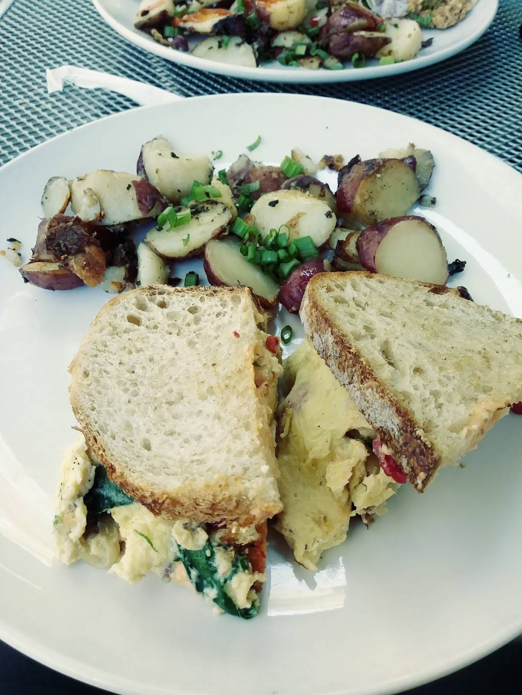 Simple Cafe Lake Geneva | restaurant | 525 Broad St, Lake Geneva, WI 53147, USA | 2622483556 OR +1 262-248-3556