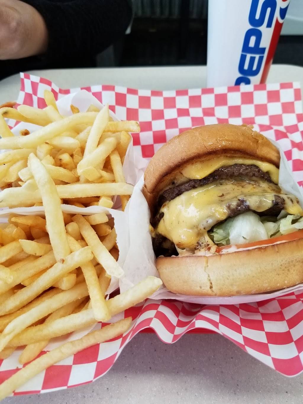 Drifters Hamburgers | restaurant | 4455 Mark Dabling Blvd, Colorado Springs, CO 80907, USA | 7195488163 OR +1 719-548-8163