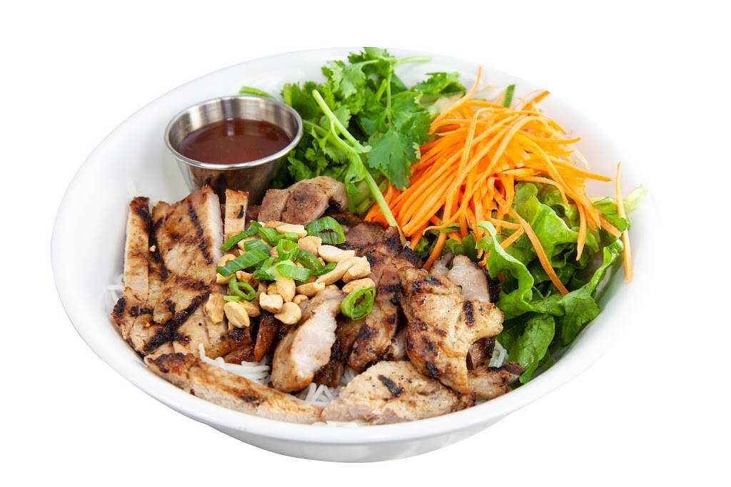 Miss Pho | restaurant | 3830 Boulevard de la Côte-Vertu Suite 200, Saint-Laurent, QC H4R 1P8, Canada | 5143366477 OR +1 514-336-6477