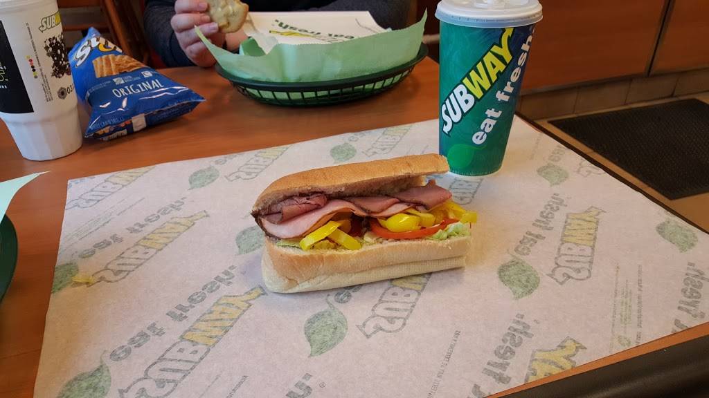 Subway Restaurants | restaurant | 1195 Shaw Ave Ste#101B, Clovis, CA 93612, USA | 5592991892 OR +1 559-299-1892