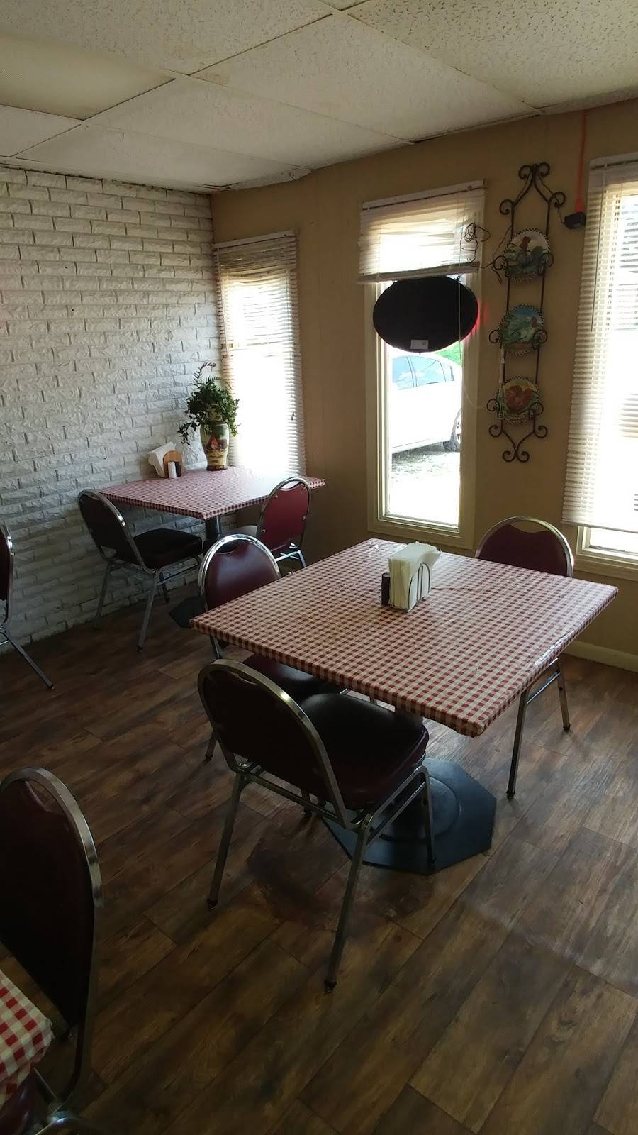 Dominics House of Wings | restaurant | 1670 E Main St, Atwood, TN 38220, USA | 7314180430 OR +1 731-418-0430