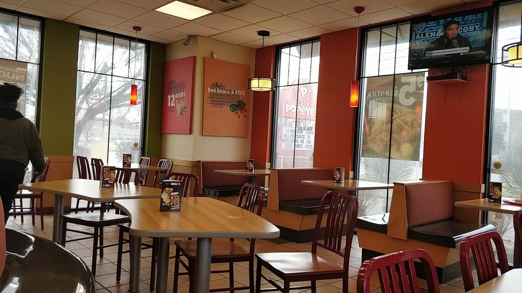 Popeyes Louisiana Kitchen | restaurant | 1718 E 10th St, Jeffersonville, IN 47130, USA | 8122888828 OR +1 812-288-8828