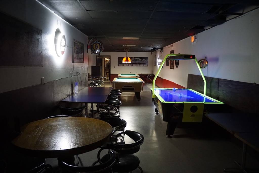 Carraros & Joes Place | restaurant | 108 Vassar Dr SE, Albuquerque, NM 87106, USA | 5052682300 OR +1 505-268-2300