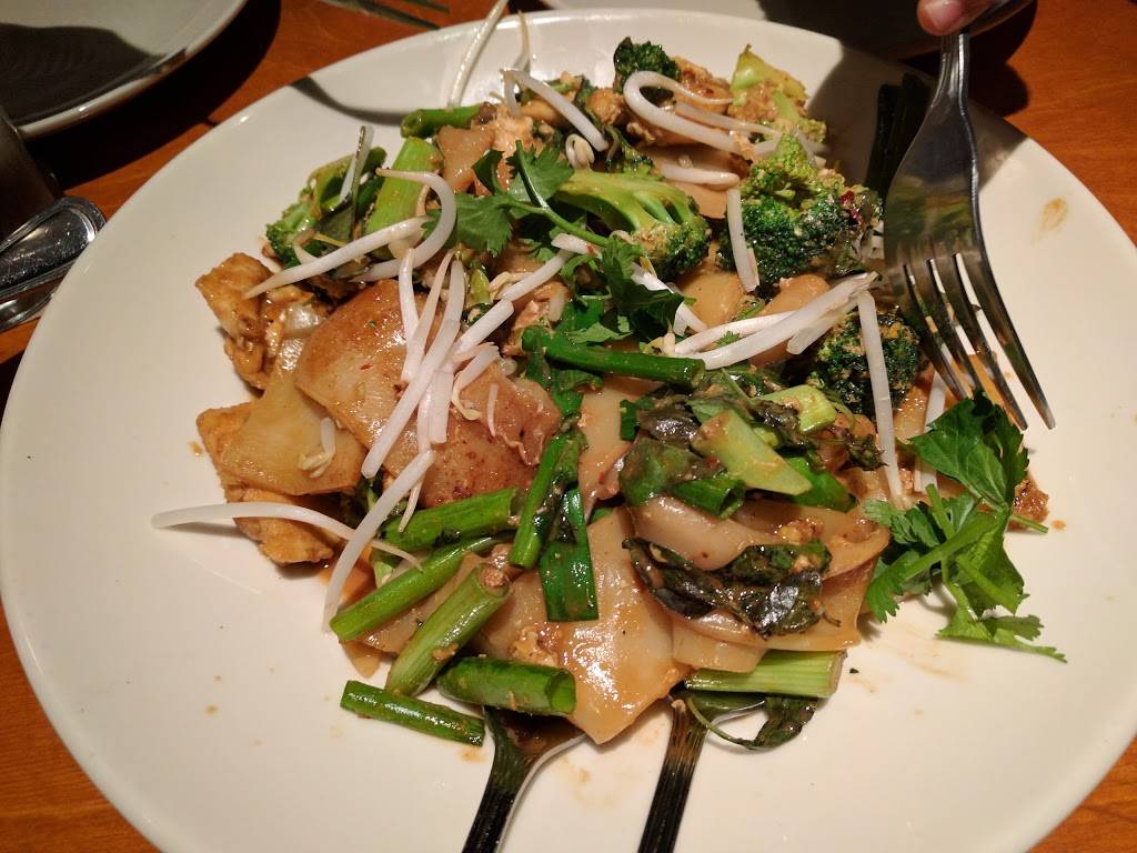 Big Bowl Lincolnshire | restaurant | 215 Parkway Dr, Lincolnshire, IL 60069, USA | 8478088880 OR +1 847-808-8880