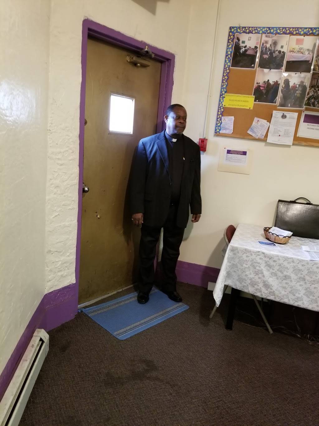 Roys Fish Fry | restaurant | 830 S Orange Ave, Newark, NJ 07106, USA | 9733991266 OR +1 973-399-1266