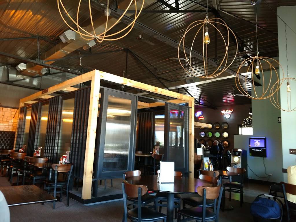 Burgers & Beer | restaurant | 70 Rice Rd, South Wilmington, IL 60474, USA | 8152370000 OR +1 815-237-0000