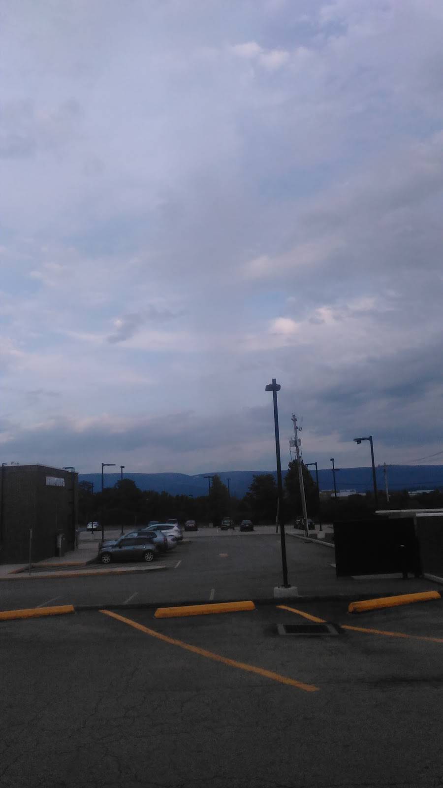 Wendys | restaurant | 89 Restaurant Row, Uniontown, PA 15401, USA | 7244370726 OR +1 724-437-0726