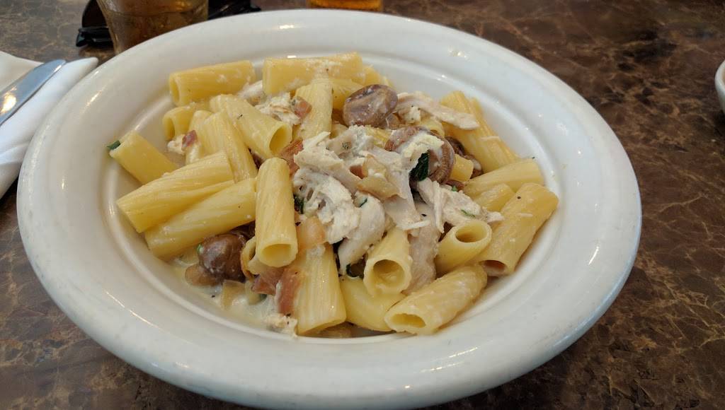 Maggianos Little Italy | restaurant | 2100 Annapolis Mall Rd Suite 1200, Annapolis, MD 21401, USA | 4102663584 OR +1 410-266-3584