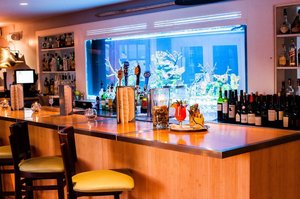 Stripers Waterside Restaurant | restaurant | 133 Ocean Ave, Kennebunkport, ME 04046, USA | 2079673118 OR +1 207-967-3118