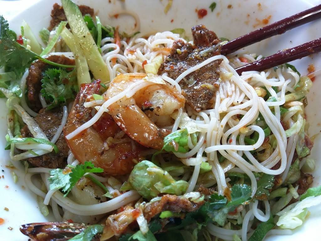 Lees Noodle House | restaurant | 1010 Hopper Ave, Santa Rosa, CA 95403, USA | 7075232358 OR +1 707-523-2358